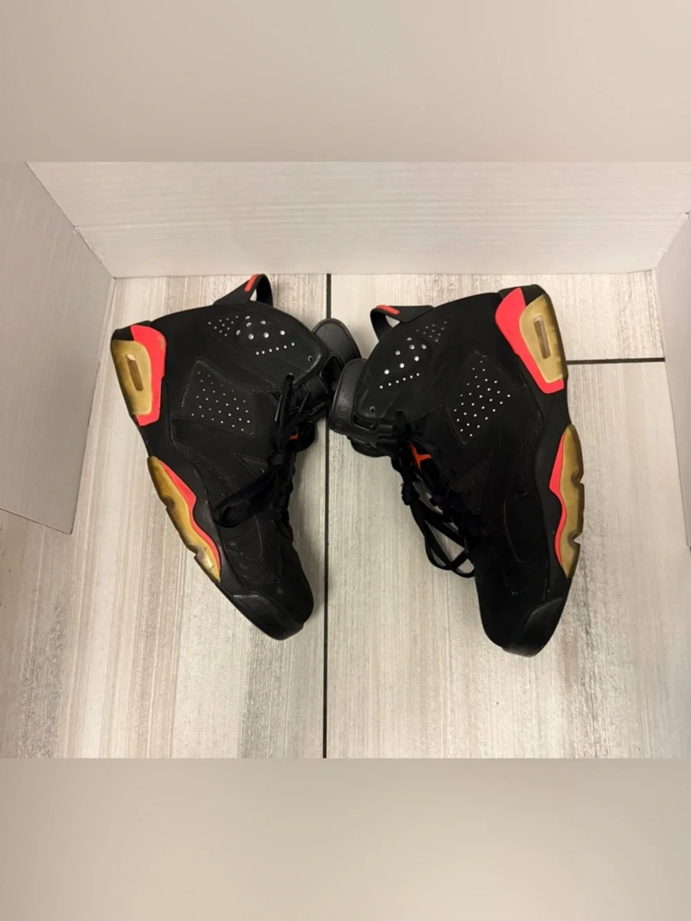 Jordan 6 Retro Infrared Sneakers 384664-023 High Top Black 2014 Men’s Size 10 -